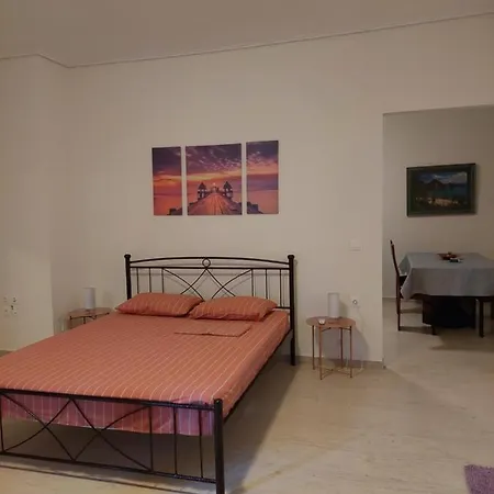 Fays Room In A Center *